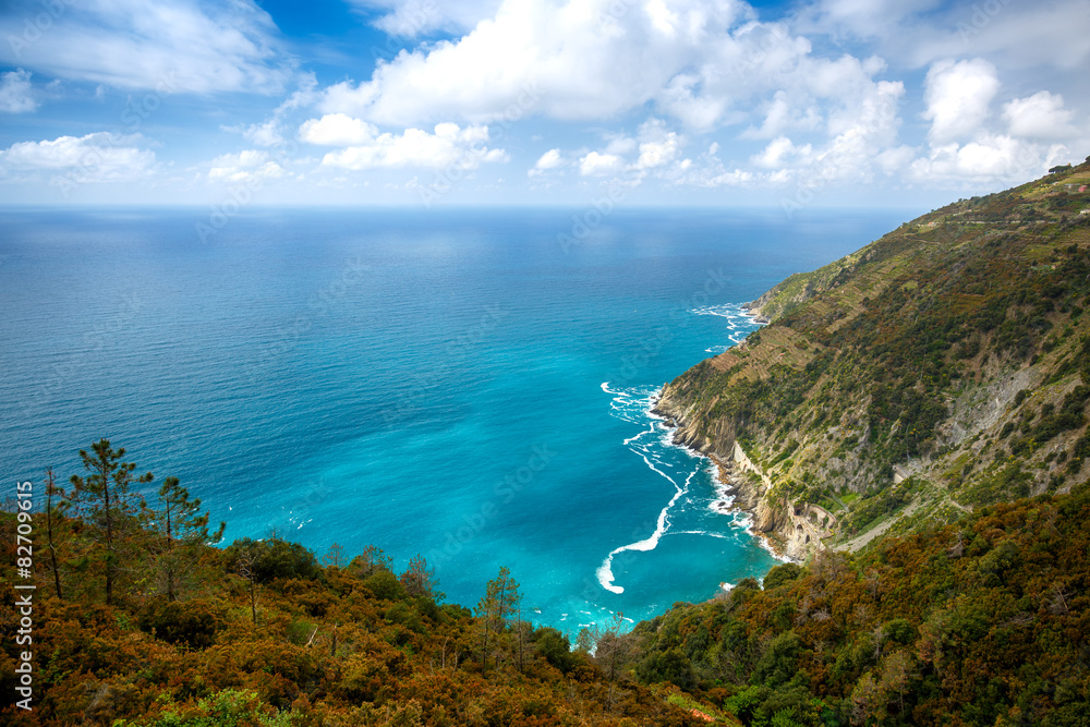 Beautiful turquoise bay in Cinque Terre, Italy 