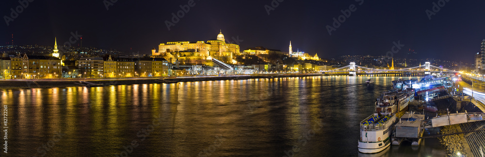 Palace and Danube during the night - Budapest, Hungary