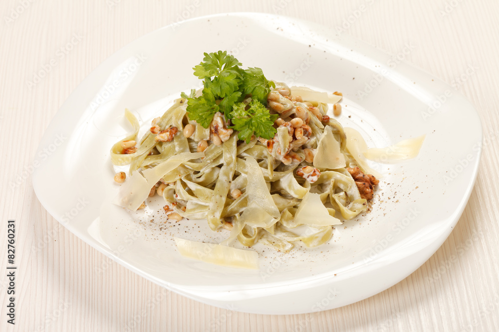 pasta with cream cheese and cedar nuts