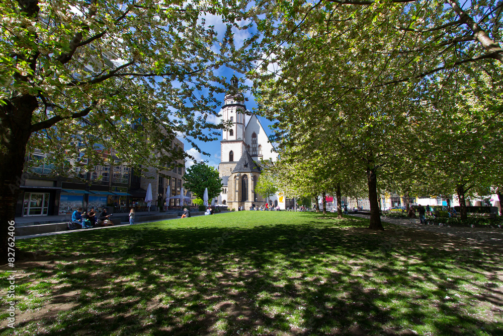 Naklejka premium Thomaskirche im Frühling