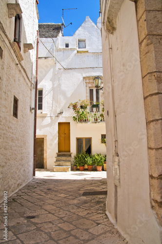 Fototapeta Naklejka Na Ścianę i Meble -  Alleyway. Locorotondo. Puglia. Italy.