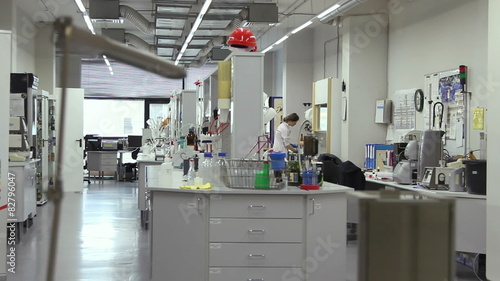 Woman working in the laboratory