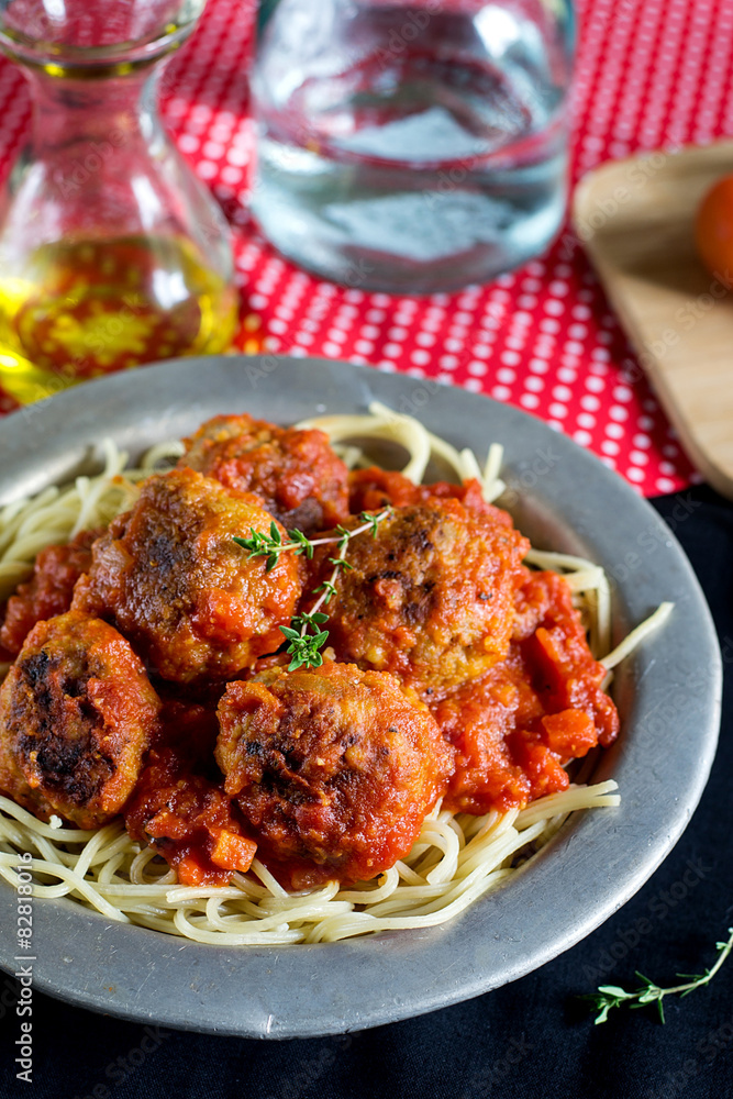Beef meatballs with tomato sauce and pasta
