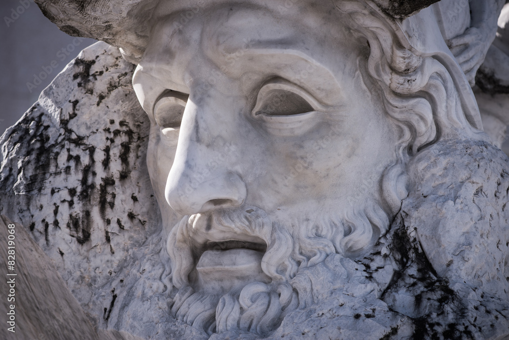 Obraz premium white marble sculpture of a face in a sculpture workshop