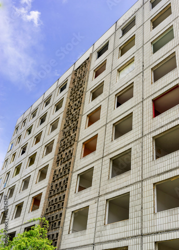 Ruin  ser Plattenbau