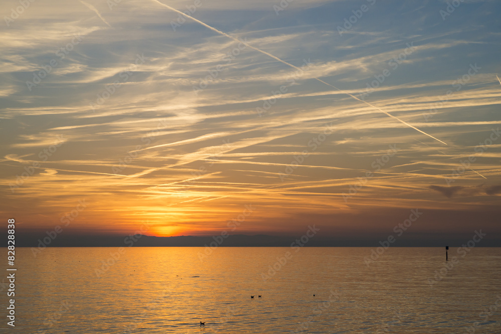 Sonnenaufgang am Horizont