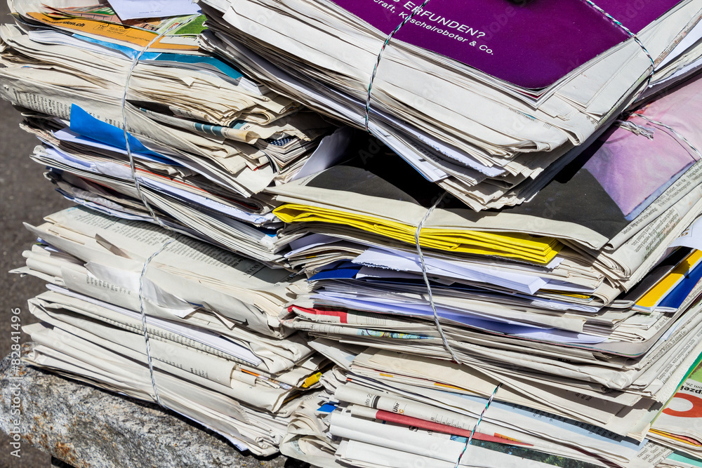 Stapel Altpapier. Alte Zeitungen Stapel Altpapier. Alte Zeitungen