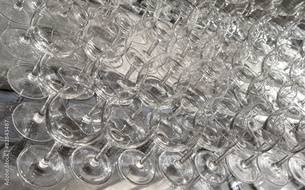 empty wine glasses empty wine glasses