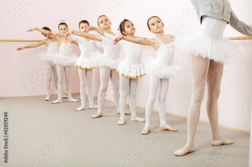 Canvas Print Ballet class in dance studio