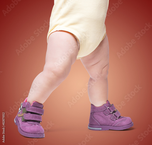 the stylish baby goes in boots photo