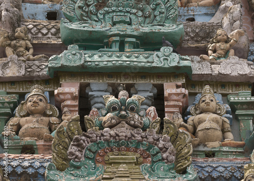 Detail of statues on Sarangapani temple Gopuram.