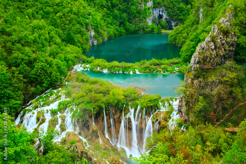 Waterfalls in Plitvice National Park - obrazy, fototapety, plakaty 