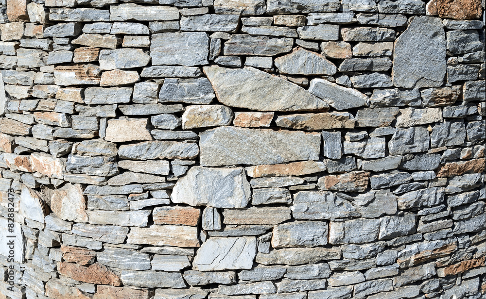 horizontal stone wall