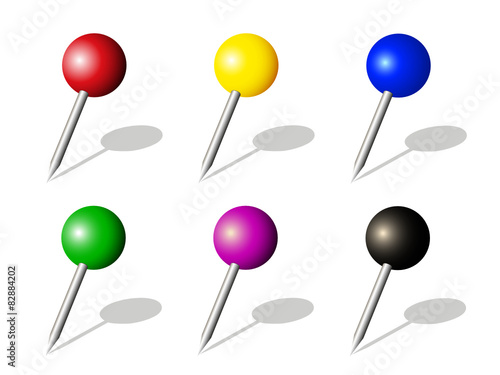 Sammlung von bunten Pins,