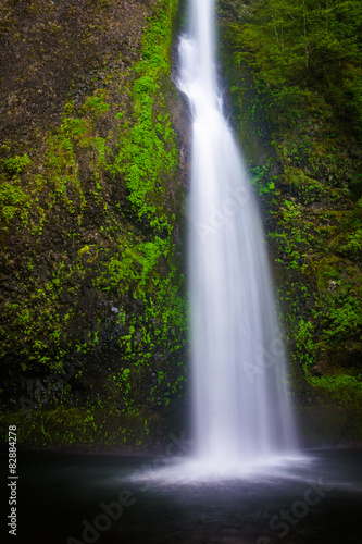 Horsetail Falls, in the Columbia River Gorge, Oregon.