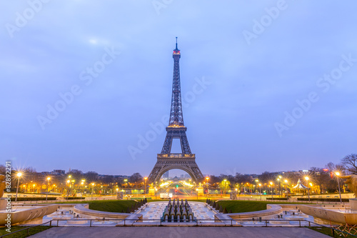 Eiffel Tower Sunrise Paris © vichie81