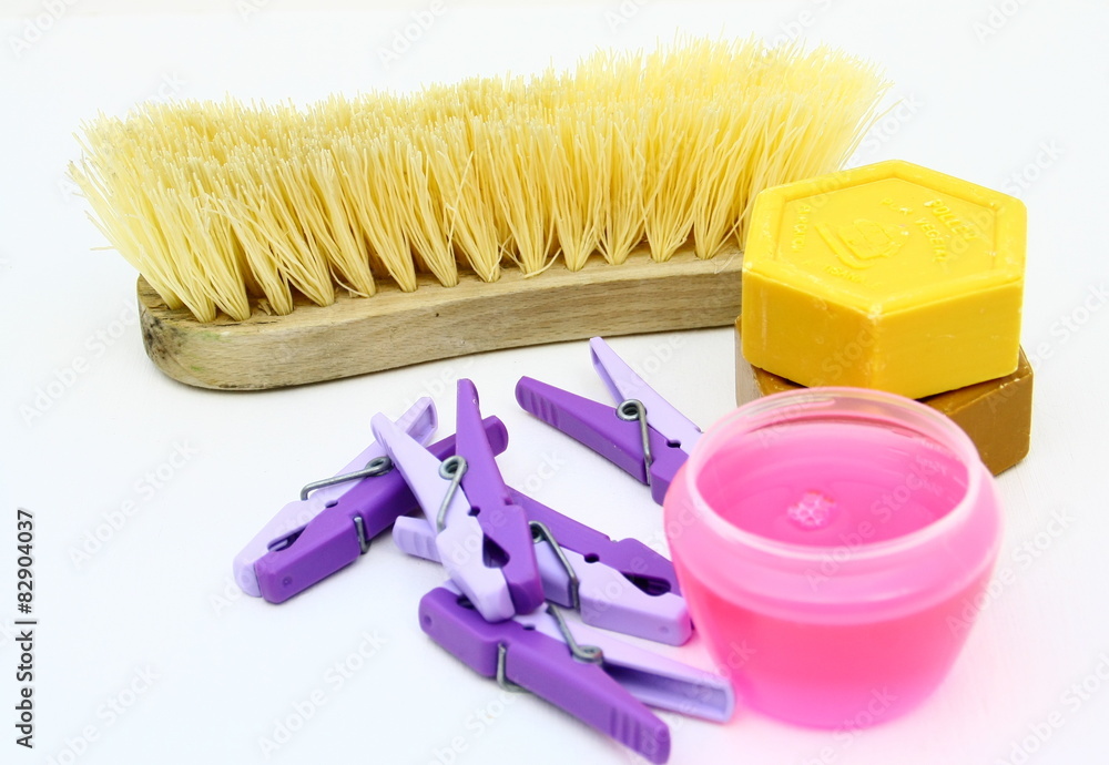 lessive,savon,brosse et épingles à linge, Stock Photo | Adobe Stock