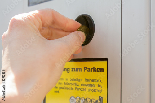 Parkscheinautomat für kostenpflichtige Parkplätze
