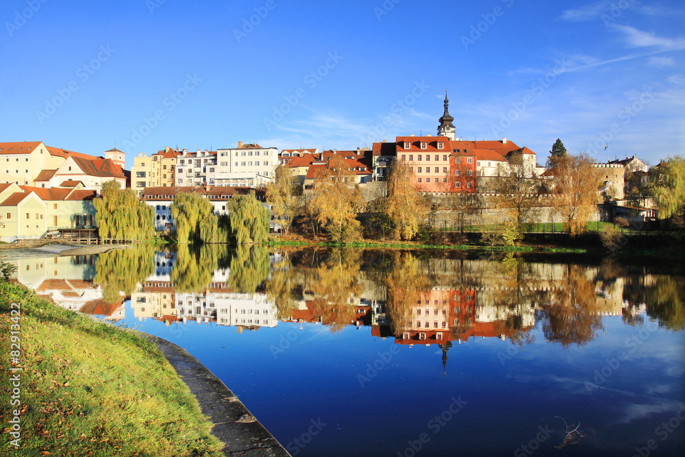 Obraz premium Autumn medieval Town Pisek above the river Otava