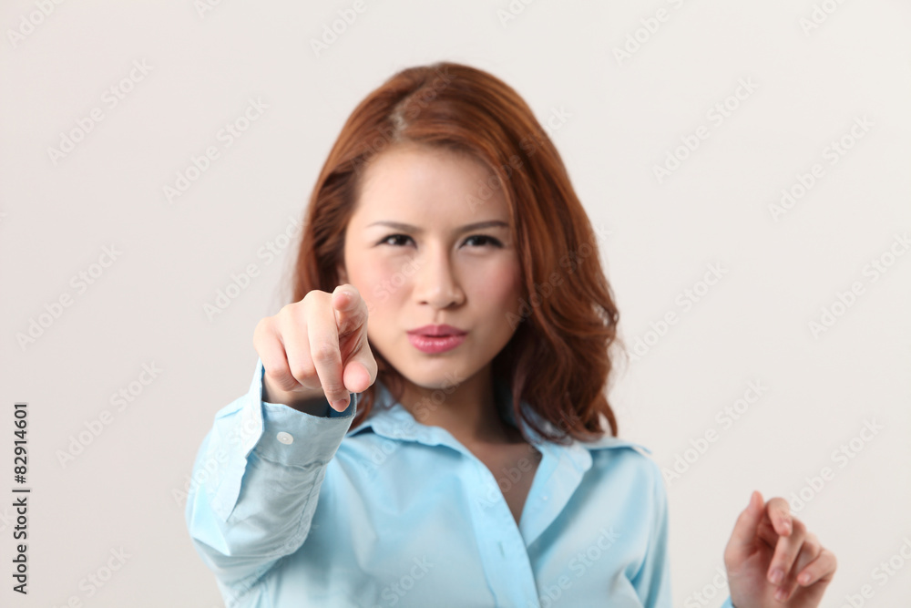 close up of the woman pointing