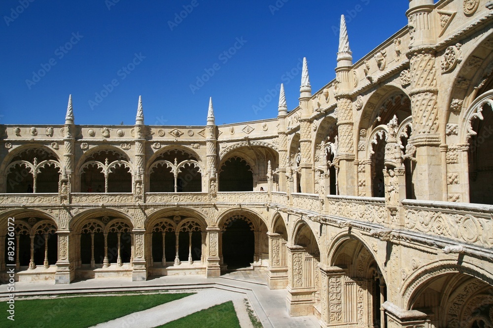 Architecture detail of the Jerónimos Monastery