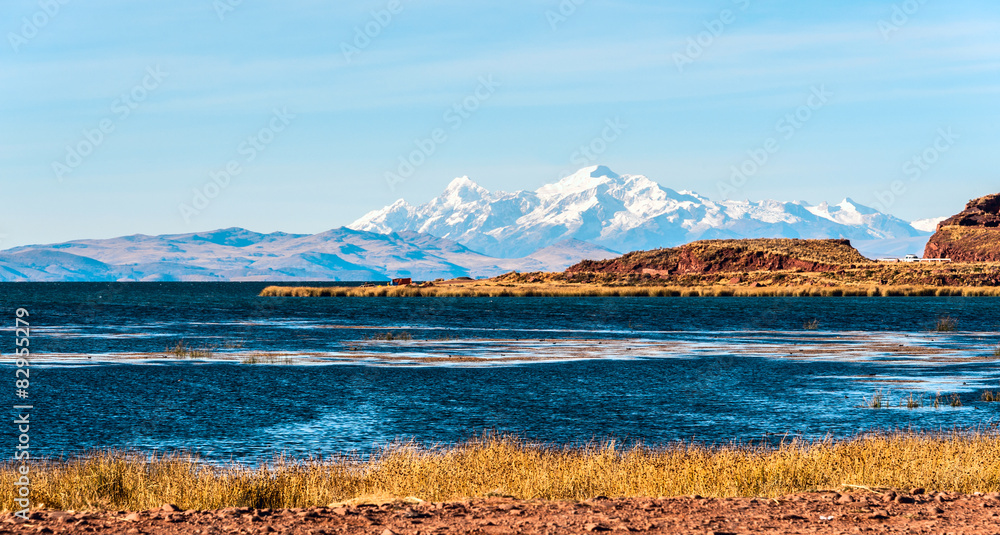 Fototapeta premium Lake Titicaca from the bolivian side