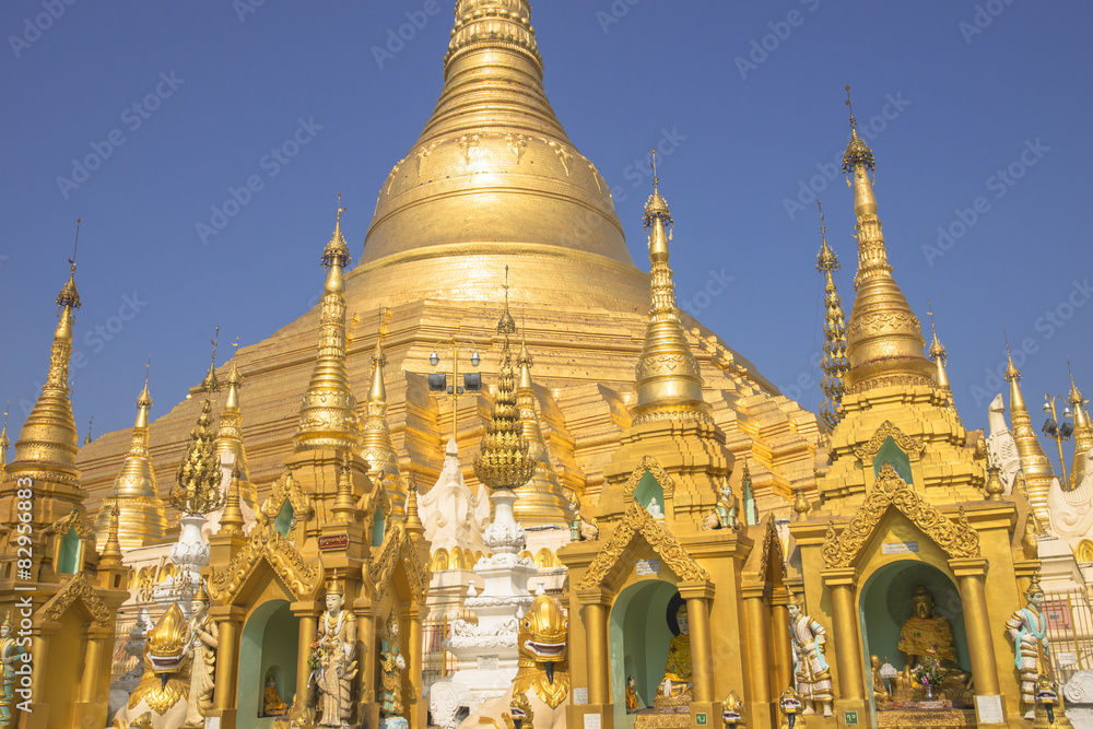 Naklejka premium ヤンゴンのシュエダゴン・パヤー