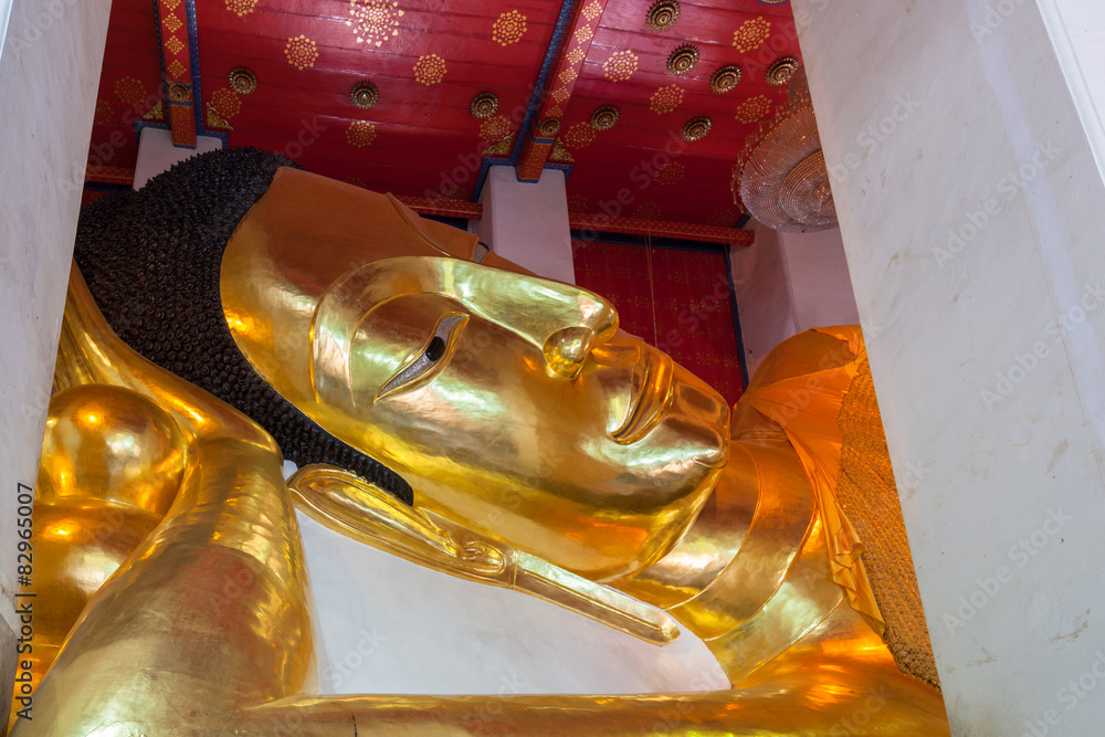 Golden Buddha statue, the largest reclining Buddha image in temp