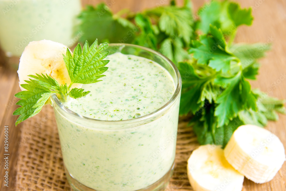 Banana smothie with greens Banana smothie with greens