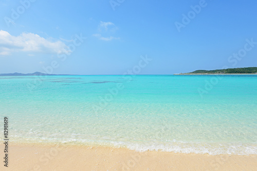 美しいビーチとさわやかな空 © Liza5450