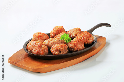Pan-fried meat balls