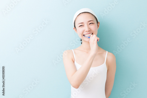 美容　歯磨き