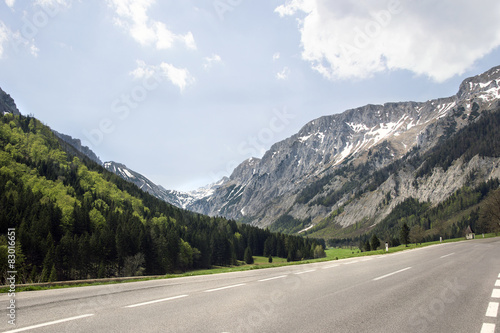 Strasse nach Mariazell, Österreich, mit Blick auf den Hochschwab