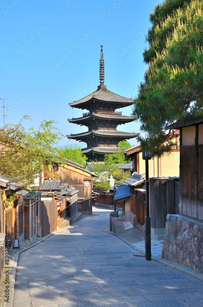 Fototapeta premium 京都 東山 八坂通り