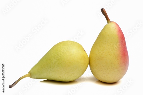 Fototapeta Naklejka Na Ścianę i Meble -  Pere coscia su sfondo bianco