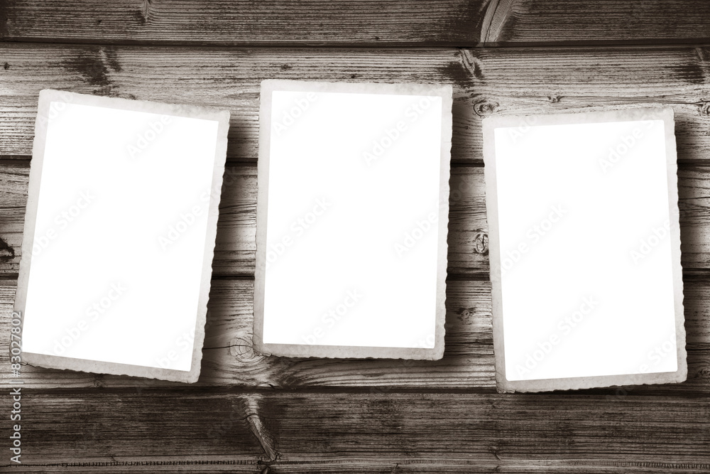 Fototapeta premium cartoline old stile su fondo legno