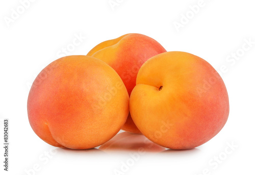 apricots isolated