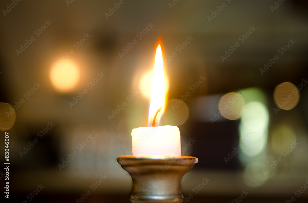 Kerzenlicht, Flamme einer brennenden Kerze