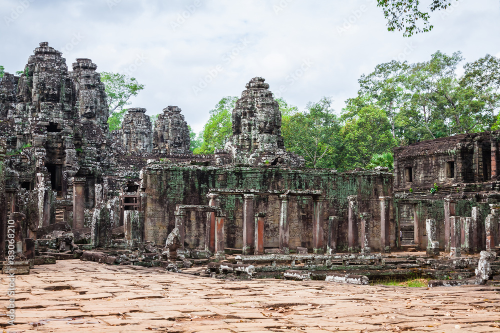 Naklejka premium Angkor Thom Cambodia. Bayon khmer temple on Angkor Wat historica