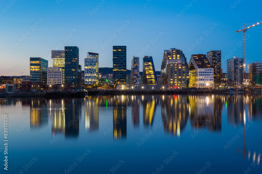 Ταπετσαρία Modern buildings in Oslo at twilight