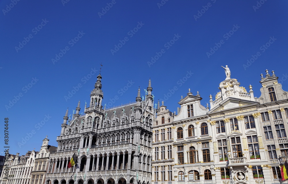 Grand Place, Bruxelles, façades en pierre blanche.