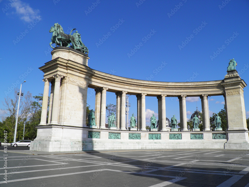 Obraz premium Heroes Square in Budapest