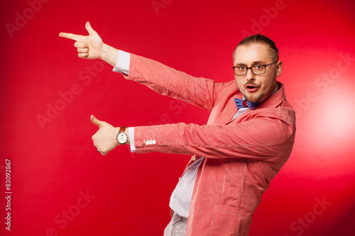Obraz na płótnie The acting man on red background