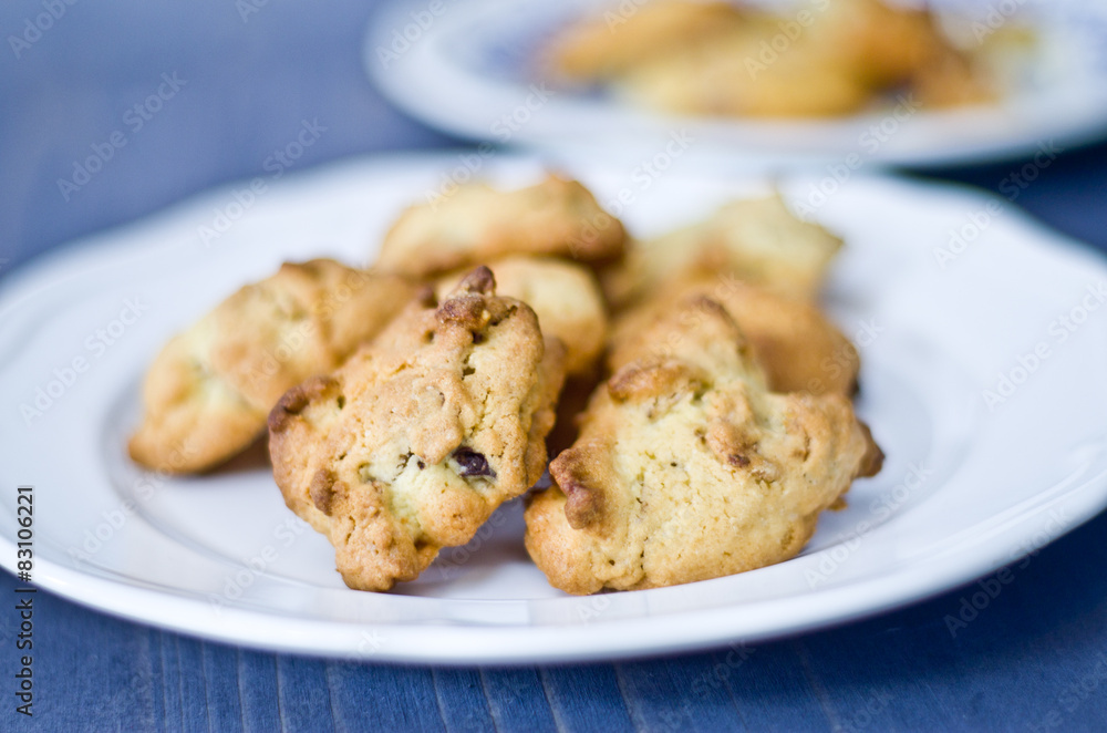 Biscuits, cornflakes and raisins Biscuits, cornflakes and raisins