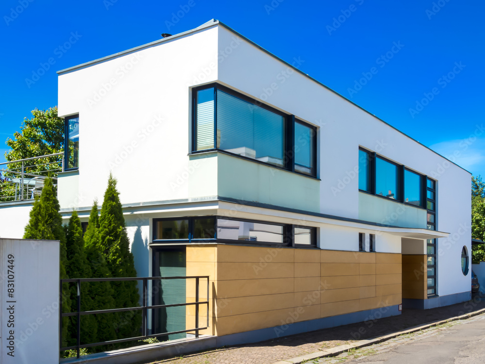 Wohn- und Geschäftshaus Wohn- und Geschäftshaus