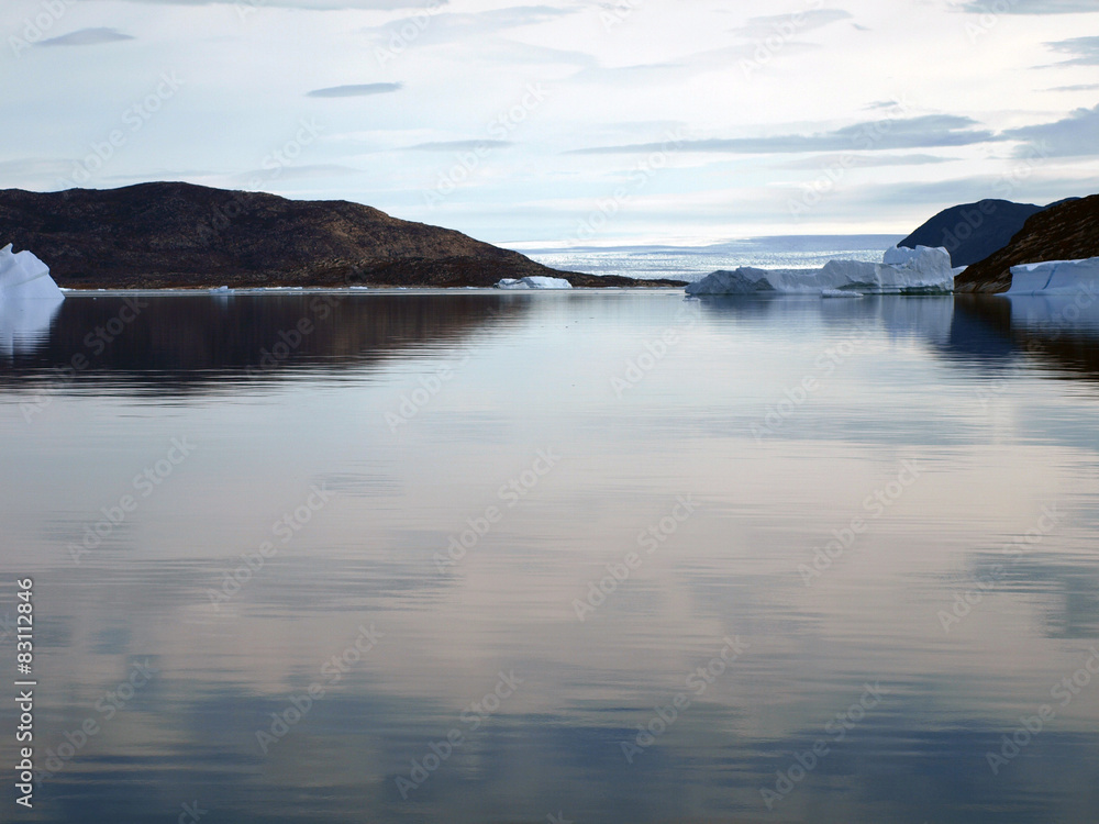 Fototapeta premium kleine Eisberge in der Diskobucht, Grönland
