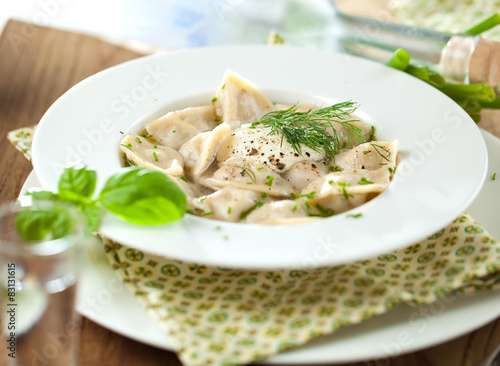  Teigtaschen gefühlt mit fleisch 