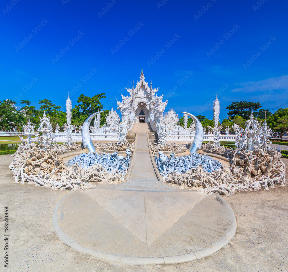 Fototapeta premium Wat Rong Khun in Chiangrai province of Thailand