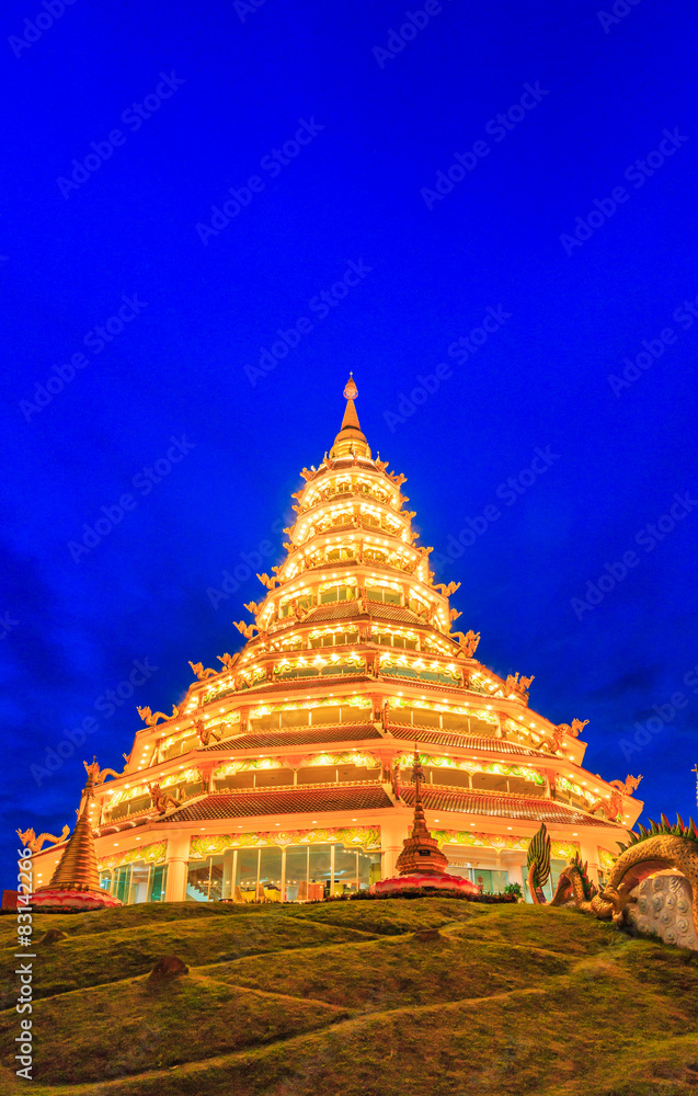 Fototapeta premium Wat Hyua Pla Kang in Chinese style in Chiangrai, Thailand