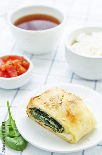 strudel with spinach and ricotta